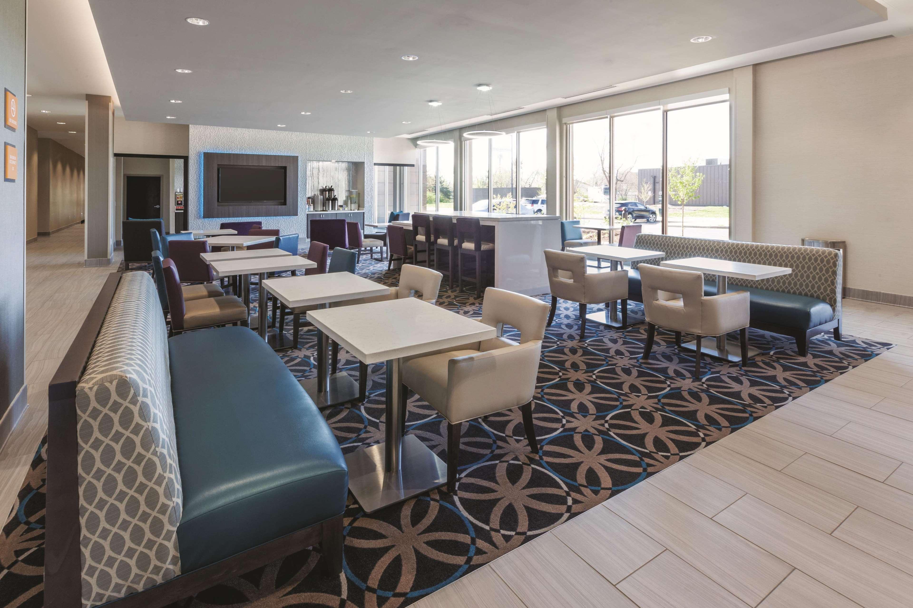 La Quinta By Wyndham Terre Haute Exterior photo